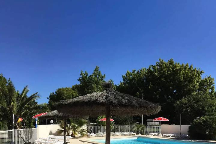 Wohnwagen für 2 Personen, mit Pool und Terrasse in Vendays-Montalivet - 3