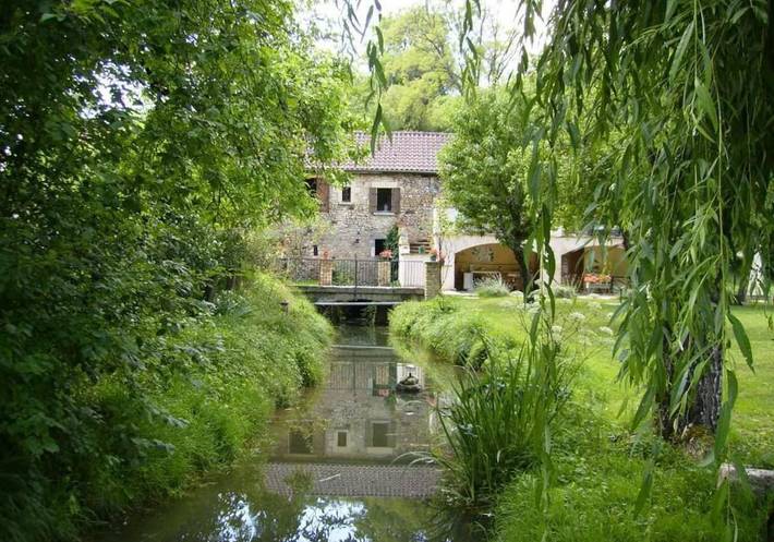 Gîte pour 8 personnes, avec piscine, animaux acceptés à Sainte-Alvère