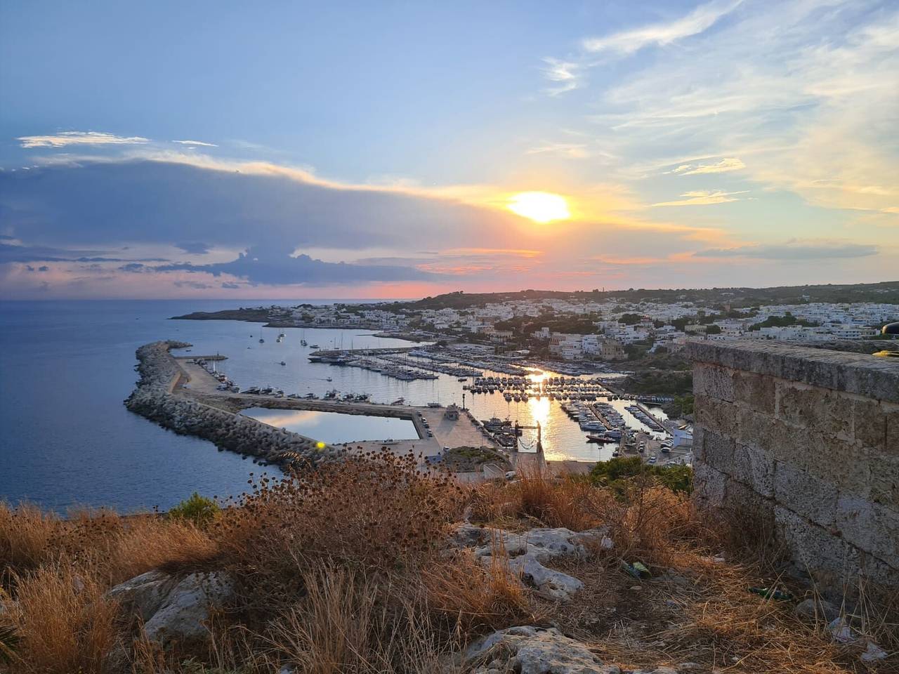 Apartamento entero, Apartamento 'Trande' con Balcón, Wi-Fi y Aire Acondicionado in Leuca, Castrignano del Capo