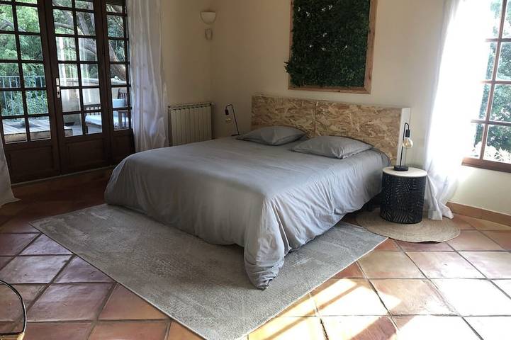 Location de vacances pour 12 personnes, avec balcon et jardin à Castillon-du-Gard - 2