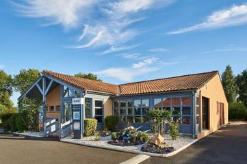 Hôtel pour 2 personnes, avec jardin à La Crèche