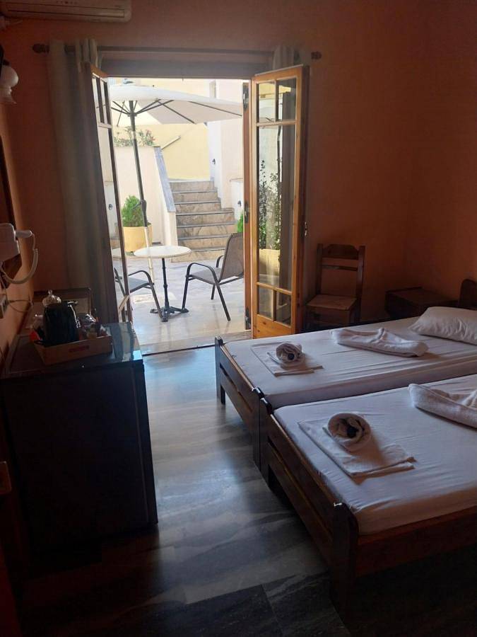 Maison d’hôte pour 2 personnes, avec balcon et jardin dans Égine - 3