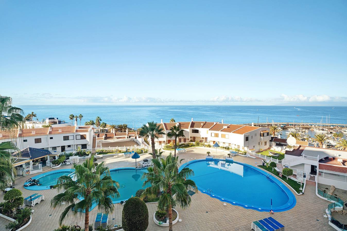 Appartamento intero, Casa vacanze "Over the Ocean" con vista mare, piscina condivisa e Wi-Fi in Playa Puerto Colon, Adeje