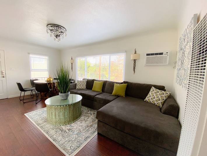 Vacation rental for 6 people, with balcony in Long Beach (CA)