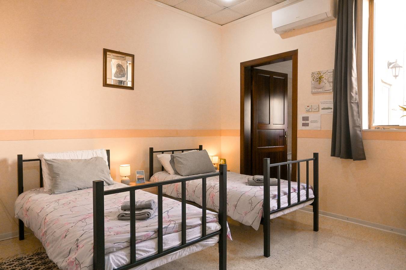 Sunny Maltese townhouse Madonnina Kalkara in Calcara, Isola di Malta
