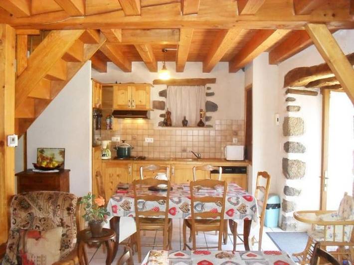 Location de vacances pour 6 personnes, avec vue et jardin à Blassac - 2