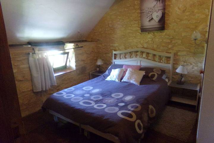 Location de vacances pour 8 personnes, avec jardin ainsi que terrasse et piscine à Nadaillac-de-Rouge - 2