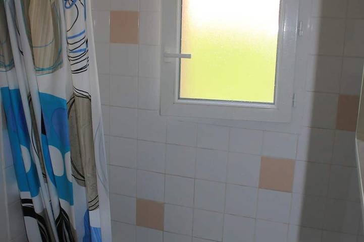 Gîte pour 5 personnes, avec piscine et terrasse, animaux acceptés à Saint-Geniez-d'Olt - 4