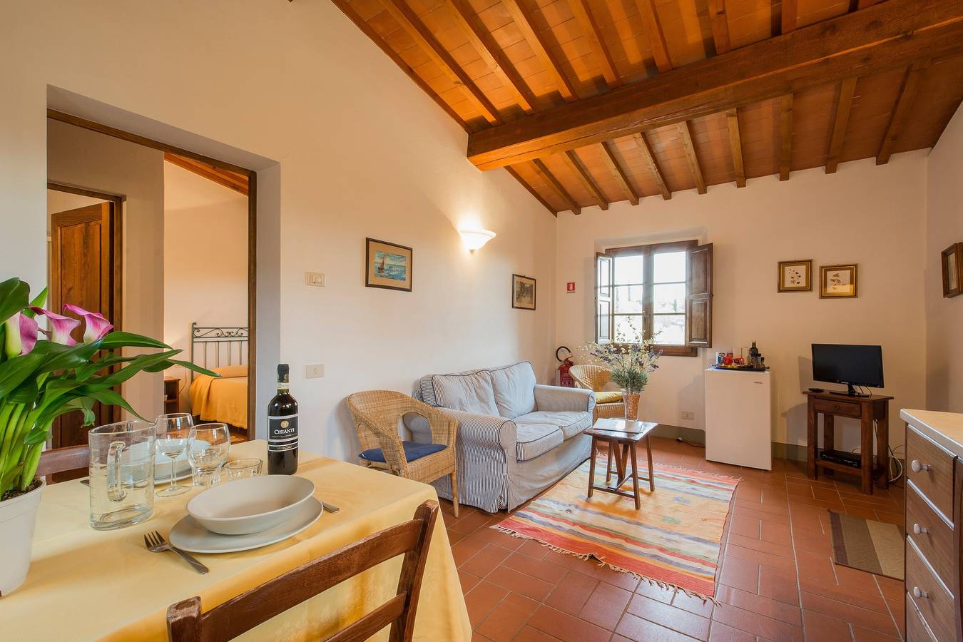 Entire apartment, Holiday Home 'Arco' with Shared Pool, Wi-Fi and Air Conditioning in Bagno a Ripoli, Florence Province