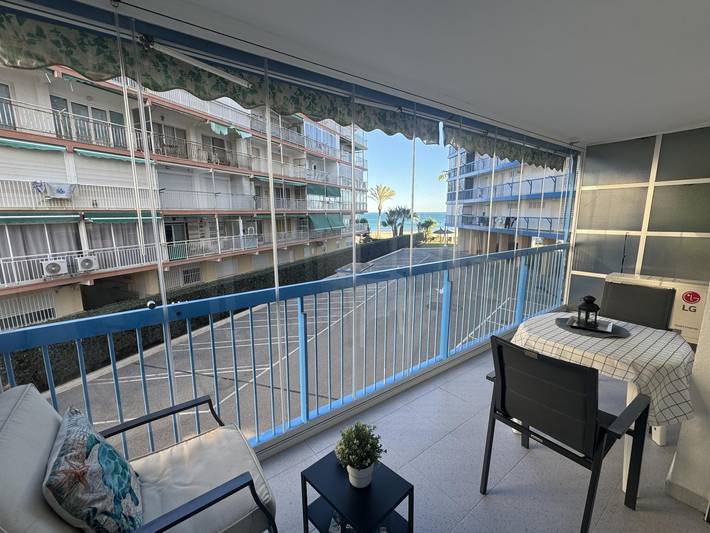 Gîte pour 4 personnes, avec terrasse ainsi que vue sur l’océan et piscine à El Campello - 2