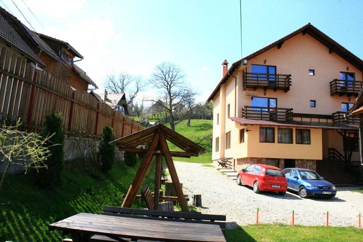 Maison d’hôte pour 27 personnes, avec jardin en Roumanie - 2