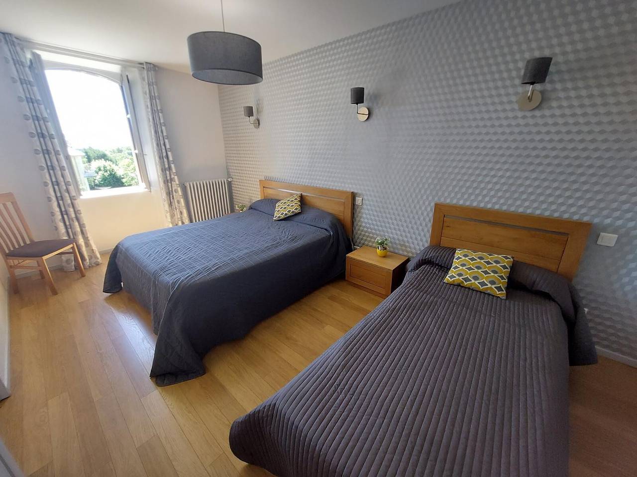 Maison de vacances 'Gîte La Chartrouille' avec terrasse privée, jardin privé et Wi-Fi in Allassac, Région de Brive-la-Gaillarde