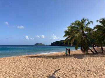 Gîte pour 2 personnes, avec vue et jardin dans Plage de la Perle