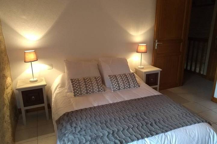 Location de vacances pour 10 personnes, avec piscine et jardin à Salignac-Eyvigues - 4