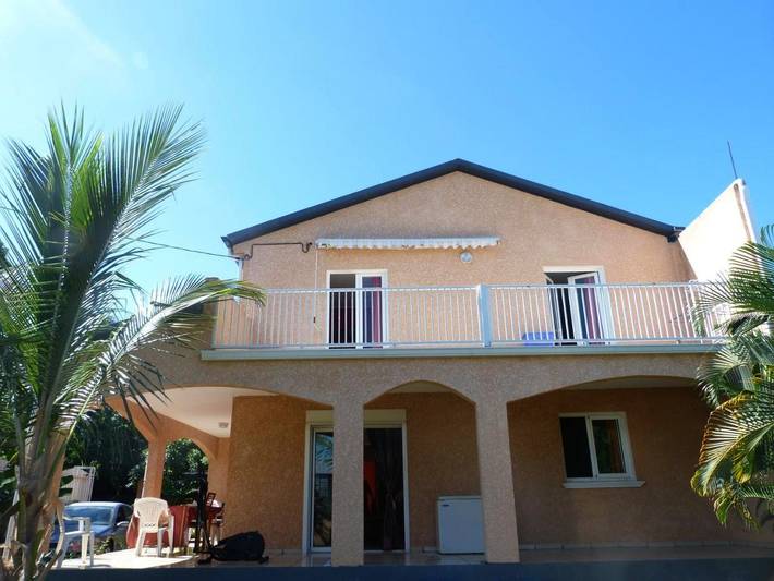 Chambre d’hôte pour 3 personnes, avec vue et jardin