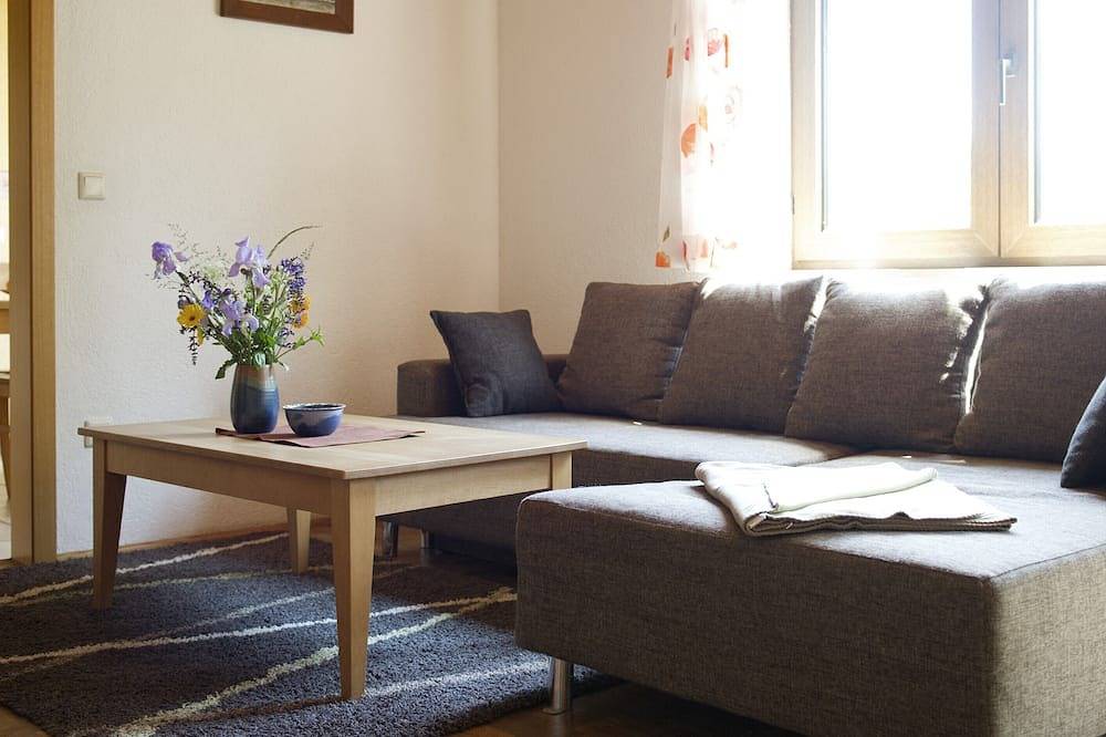 Ganze Wohnung, Kinderfreundlicher Bio-Bauernhof mit Hofladen, vielen Tieren, Hunde willkommen (Erdgeschoss) in Hofheim in Unterfranken, Landkreis Haßberge