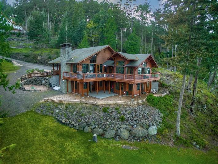 Vacation rental for 6 people, with yard and balcony as well as sauna in San Juan Island