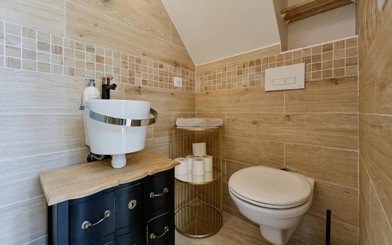 Location de vacances pour 10 personnes, avec jardin et jacuzzi, adapté aux familles à Pressagny-l'Orgueilleux - 4