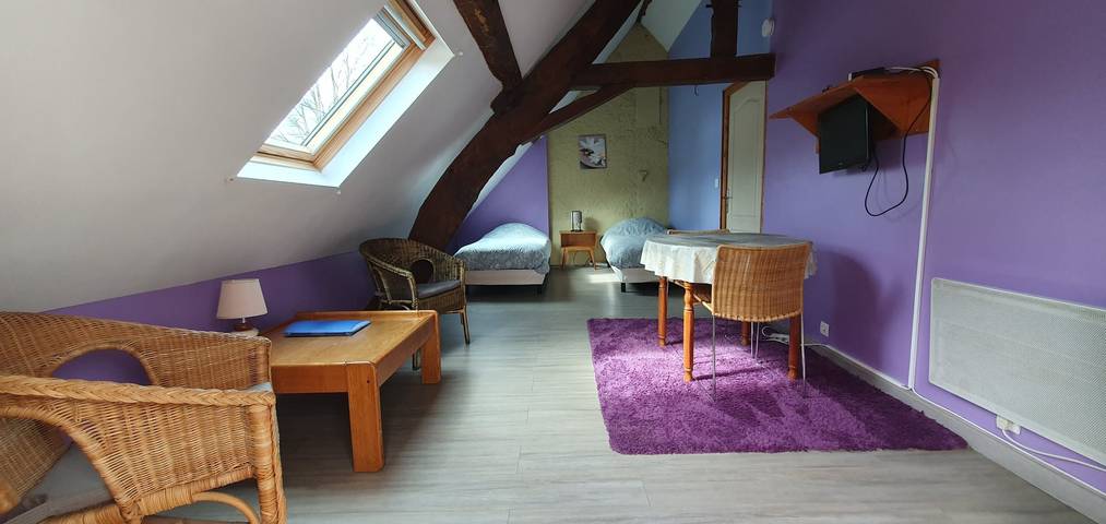 Chambre d’hôte pour 2 personnes, avec vue sur le lac ainsi que piscine et jardin, animaux acceptés dans Allier - 2