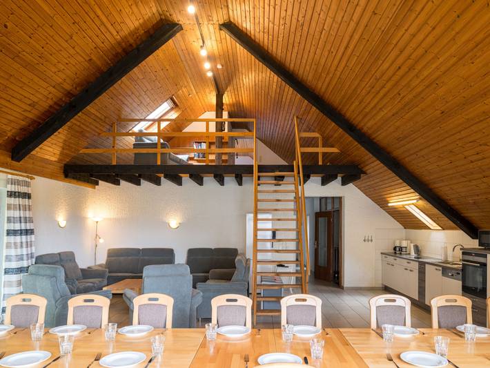 Ferienwohnung für 12 Personen, mit Balkon und Garten sowie Sauna in der Eifel