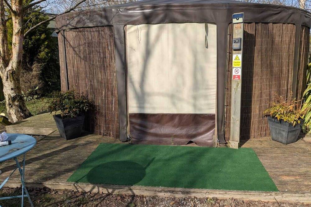 The Little Hide - Yurt in York, Yorkshire