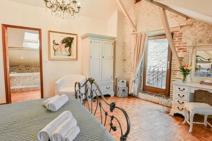 Location de vacances pour 6 personnes, avec jardin à Roquecor - 4