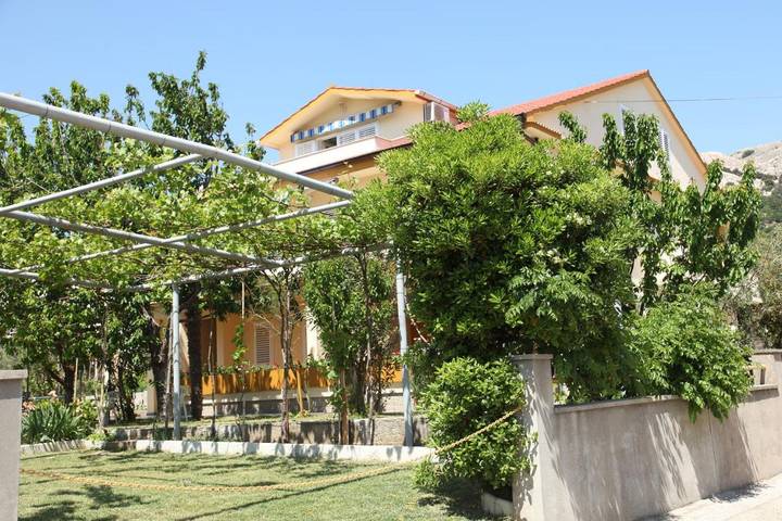 Maison d’hôte pour 8 personnes, avec jardin ainsi que terrasse et vue dans Krk - 2