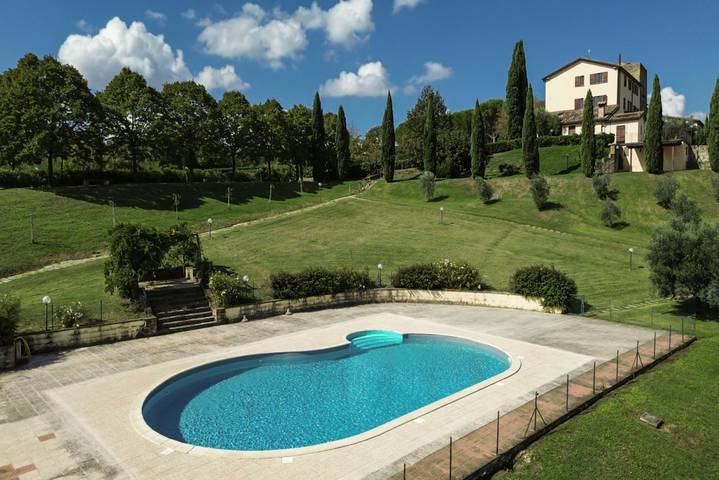 Chalet para 14 personas, con jardín y piscina - 1