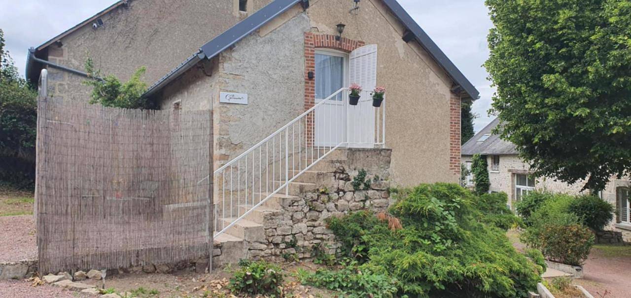 Appartement de vacances entier, Double Room with Private Bathroom in Saint-Vaury, Région de Guéret