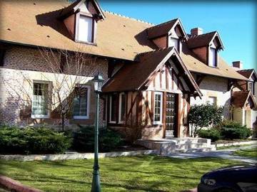 Chambre d’hôte pour 4 personnes, avec jardin à Toulon-sur-Allier