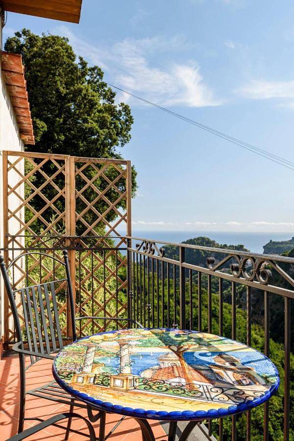 Appartamento per 2 persone, con balcone e idromassaggio nonché giardino a Ravello