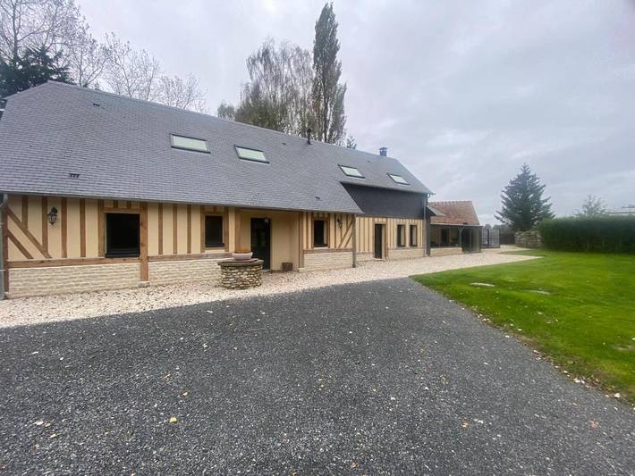 Cottage pour 14 personnes, avec piscine et jardin, adapté aux familles dans Piencourt