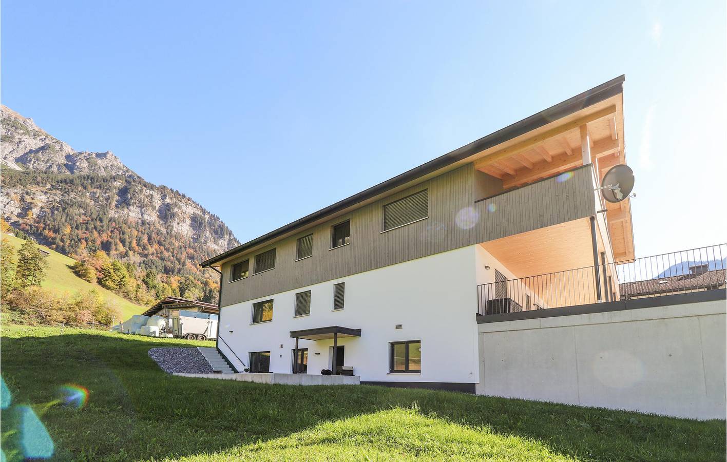 Ganze Ferienwohnung, Gemütliche 73qm Wohnung: WiFi, Parkplatz, Küche, Fluss 2km in Bludenz, Verwall