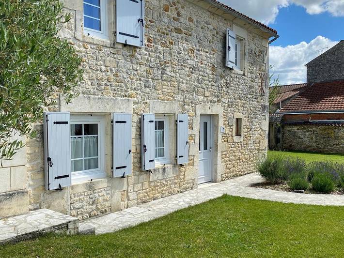 Chambre d’hôte pour 5 personnes, avec Jardin ainsi que Piscine et Vue