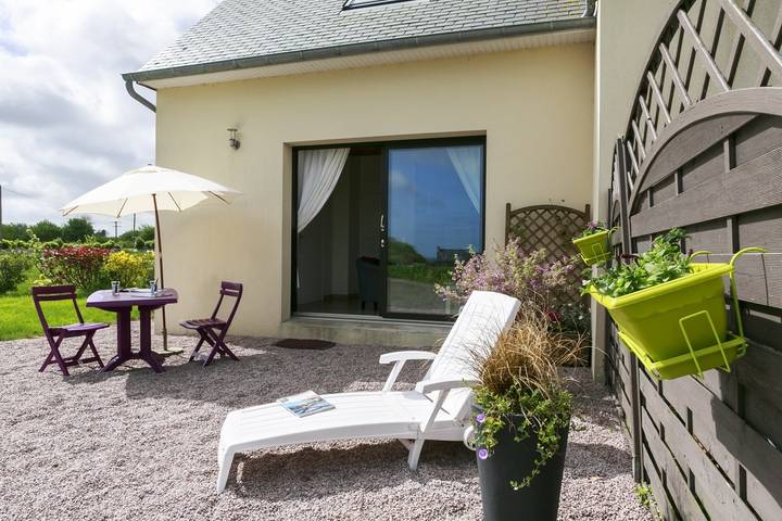 Gîte pour 2 personnes, avec Jardin à Kerbors