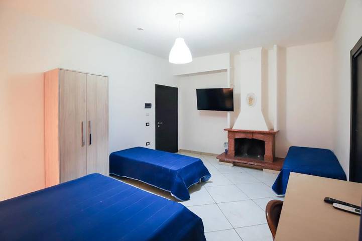 Hotel voor 4 personen, met balkon en tuin in Salerno