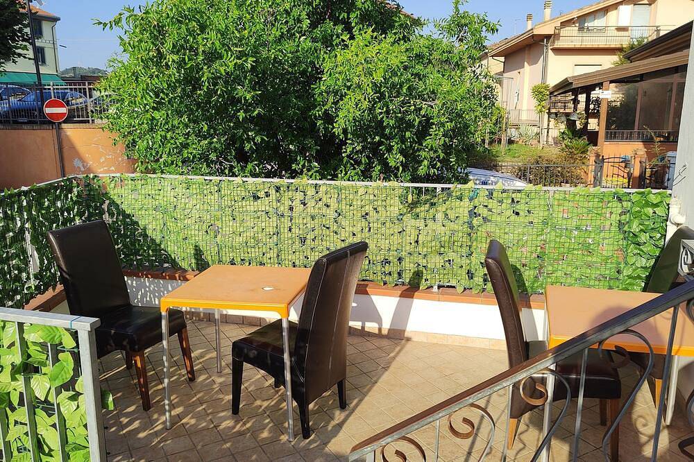 Ganze Wohnung, Delightful recently renovated apartment in the village of Tavullia in Tavullia, Pesaro-Urbino