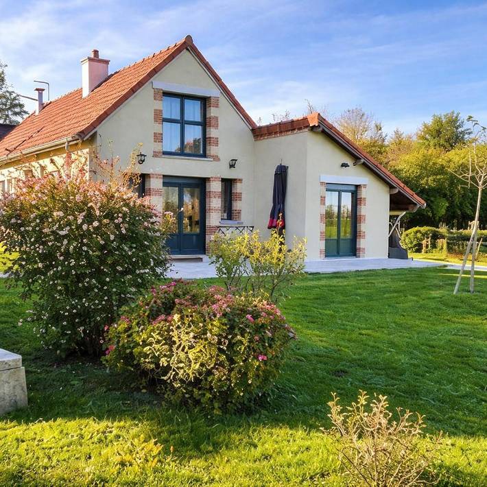 Location de vacances pour 7 personnes, avec jardin et terrasse, animaux acceptés à Écuisses