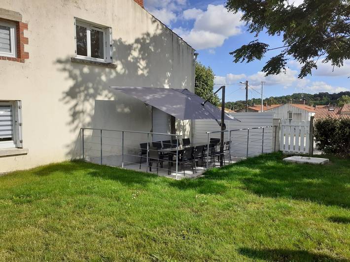 Gîte pour 13 personnes, avec Terrasse et Jardin