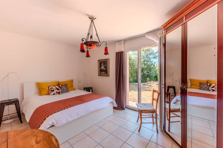 Location de vacances pour 4 personnes, avec terrasse et jardin à Régusse - 4