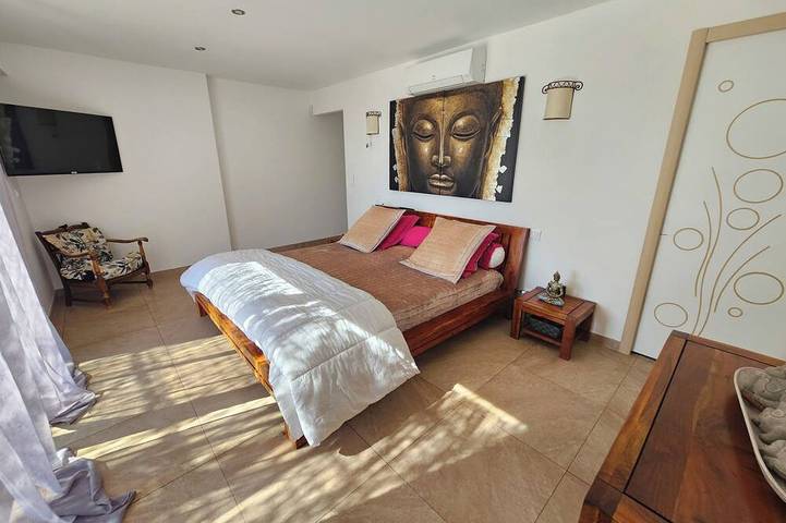 Location de vacances pour 8 personnes, avec jardin à La Tour-d'Aigues - 2