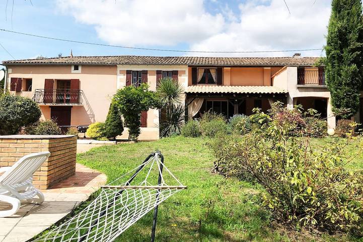 Maison de vacances pour 13 personnes, avec sauna et jardin ainsi que terrasse et jacuzzi