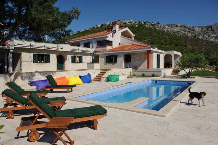 Finca für 12 Personen, mit Pool und Meerblick sowie Balkon und Sauna in Dalmatien - 2