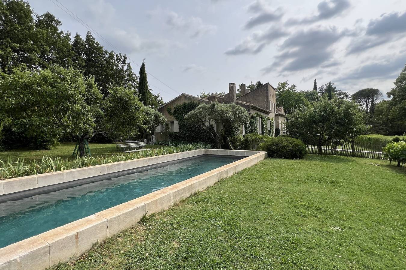 Holiday Home in Lourmarin – Stunning View of the Château in Lourmarin, Parque natural regional del Luberon