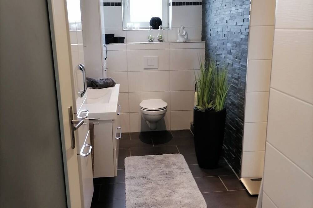Ganze Wohnung, Luxus Ferienwohnung \"Christine\"100 Qm Innenstadtnah Ruhige Lage Wlan Kaminofen in Stadtmitte, Zweibrücken