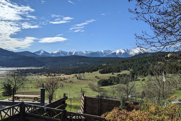 La Grange de Cassiopée: encanto y terraza amueblada al sur con vistas al lago y montañas in Les Angles, Parque Natural Regional de los Pirineos Catalanes