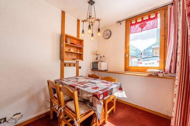 Entire apartment, Apartment 'La Bûche' with Mountain View and Private Terrace in Valmorel, Les Avanchers-Valmorel