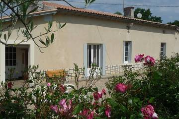 Gîte pour 4 personnes, avec jardin à Daignac