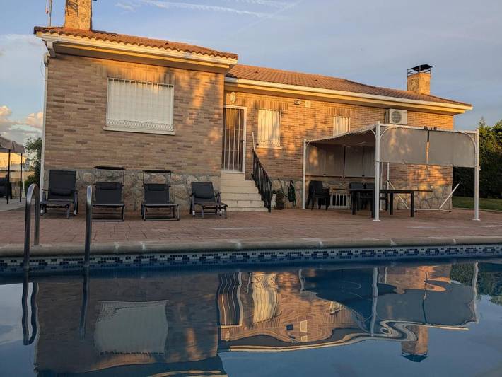 Location de vacances pour 8 personnes, avec jardin et piscine, animaux acceptés à Escalona - 3