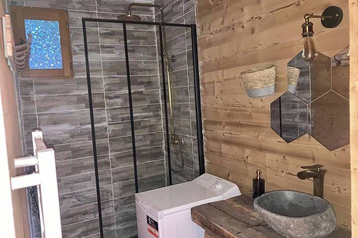 Gîte pour 6 personnes, avec terrasse et jardin à Égat - 4